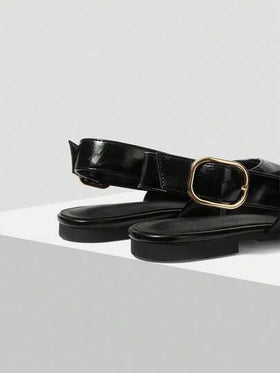 Mnmlis أحذية ذات أصبع مدبب لامع أسود بدون ظهر، صنادل منخفضة الكعب مزينة بإبزيم ذهبي للتنقل