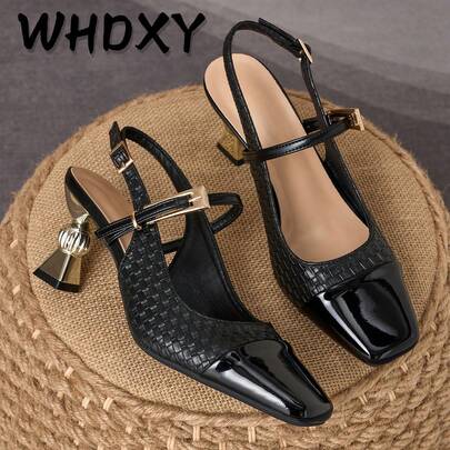 WHDXY صندل نسائي أسود ذو نسيج منسوج بكعب غير متماثل وظهر مفتوح | تصميم مربع لامع للأصبع مع إبزيم معدني | أحذية أنيقة للسيدات للتنقل والمواعدة