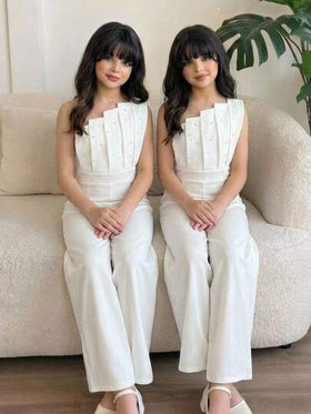 SHEIN جمبسوت رسمية أنيقة للفتيات المراهقات بتصميم مكشكش غير متماثل على الكتف مزين بالخرز، جمبسوت قطنية بيضاء فضفاضة ذات لون أحادي