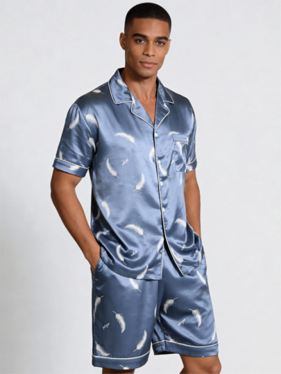 Snug League مجموعتان من بيجامات الرجال المطبوعة بالريش الساتان، شورت وقميص قصير الأكمام بأزرار، ملابس منزلية صيفية، لون أزرق فاتح رائع