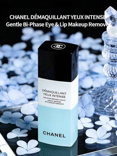 CHANEL منظف العين ثنائي الطور من شانيل هو منتج رعاية بشرة فاخر. إنه منتج فعال لإزالة مكياج العين والشفاه المقاوم للماء، بصيغة غير مهيجة ومرطبة.