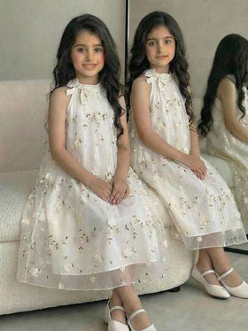 SHEIN فستان بدون أكمام من القماش المنسوج باللون الأحادي المطرز بالشبكة للفتيات المراهقات