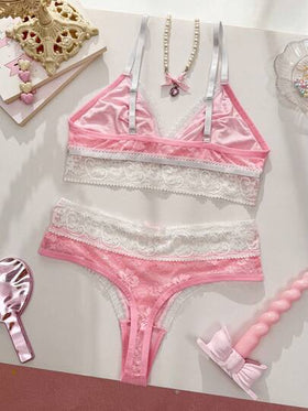 PetitDoll مجموعة ملابس داخلية رومانسية مريحة مكونة من قطعتين للنساء، مزينة بالدانتيل