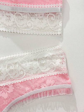 PetitDoll مجموعة ملابس داخلية رومانسية مريحة مكونة من قطعتين للنساء، مزينة بالدانتيل