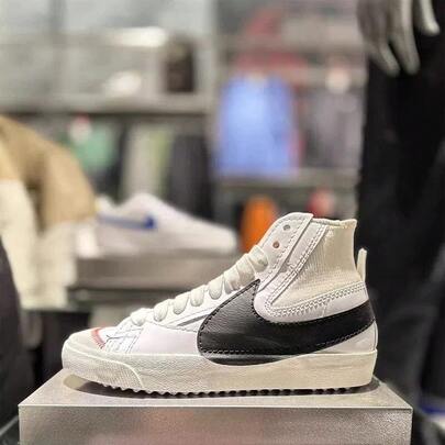 Nike حذاء رياضي رجالي من طراز Blazer '77 Jumbo متوسط الارتفاع غير قابل للانزلاق ومقاوم للتآكل