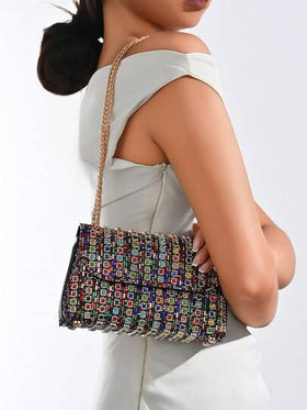 1 حقيبة يد مربعة لامعة، أنيقة وفاخرة، مزينة بسلسلة كريستالية رقيقة، يمكن استخدامها كحقيبة كلاتش للكتف في الحفلات والسهرات والمناسبات الرسمية، هدية مثالية للنساء. متوفر أيضًا محفظة مسائية لامعة مع إغلاق بزر، مناسبة للكرنفالات ومناسبات مماثلة.
