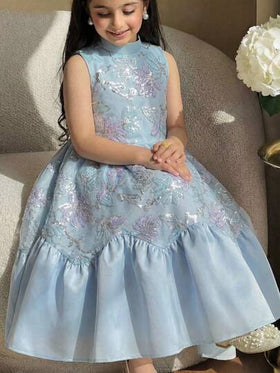 SHEIN فستان بدون أكمام للفتيات المراهقات، ذو ياقة عالية، مزين بشريط عقدة وترتر مطرز على شبكة قماش ذات لون أحادي