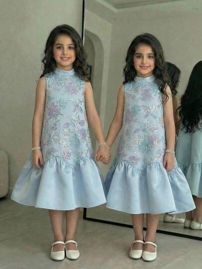 SHEIN فستان بدون أكمام للفتيات المراهقات، ذو ياقة عالية، مزين بشريط عقدة وترتر مطرز على شبكة قماش ذات لون أحادي