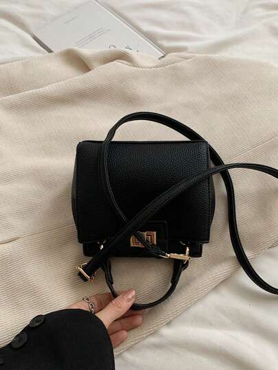 حقيبة مربعة صغيرة ذات ملمس راقي، حقيبة كتف نسائية، حقيبة كروس مع إغلاق بقفل، حقيبة كلاتش، حقيبة يد نسائية بادوينج