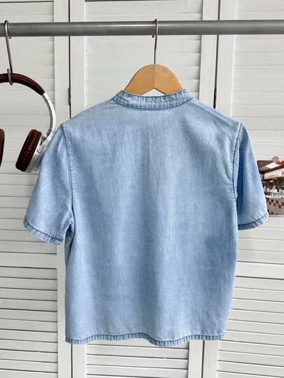 SHEIN ملابس علوية كاجوال قصير الأكمام بياقة واقفة مريح وفضفاض من الجينز الأزرق الفاتح للأطفال والمراهقين، ملابس يومية للأطفال والمراهقين من الربيع إلى الصيف، ملابس للمهرجانات والملابس الشارعية