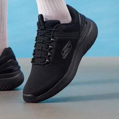 Skechers أحذية رياضية كاجوال للرجال بنمط ربطة الحذاء، أحذية رياضية خفيفة الوزن مريحة للاستخدام اليومي والرياضة الخارجية 232673-BBK