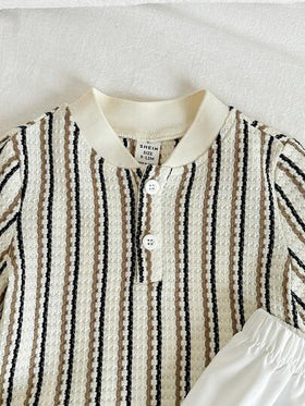 SHEIN مجموعة قميص بولو وشورت كاجوال مطبوعة بنمط جرافيك لطيف للأطفال الصيف، مناسبة لحفلة عيد الميلاد، الحفلات المسائية، الحفلات، حفلة الاستقبال، حفلة استقبال المولود، المعمودية، احتفال عيد الميلاد الأول، ضيف الزفاف، ملابس حفلة استقبال المولود والمعمودية، ق