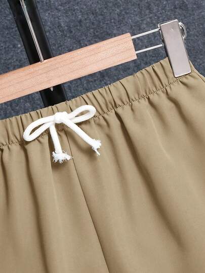 SHEIN مجموعة قصيرة بأكمام قصيرة مخططة للأولاد المراهقين 2 قطعة، طراز شارع بانك روك بريبي للارتداء اليومي، الحفلات، مهرجانات الموسيقى، مناسبة للربيع/الصيف