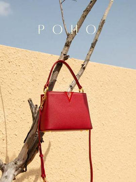 حقيبة تسوق متوسطة الحجم على شكل حرف V من علامة POHO، أنيقة وكلاسيكية - أحمر - حرف V