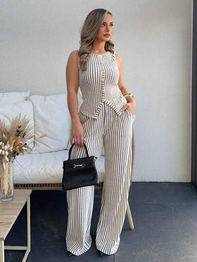 Jeta Ari مجموعة نسائية عصرية من قطعتين ذات لون أحادي وملمس متناسق، تشمل ملابس علوية خزانة بأكمام قصيرة وأزرار وبنطال واسع بخصر عالي وساق مستقيمة، طراز أنيق للتنقل