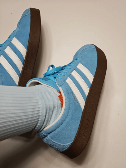 Adidas حذاء أديداس VL COURT 2.0 Vl Classic الرياضي المريح ذو الرقبة المنخفضة للجنسين باللونين الأزرق والأبيض