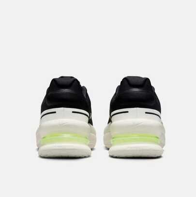 Nike حذاء رياضي للرجال من نايك مزود بوسادة هواء مرئية لامتصاص الصدمات والارتداد، AIR ZOOM UPTURN SC، مريح وخفيف الوزن للارتداء اليومي، IB2746-001