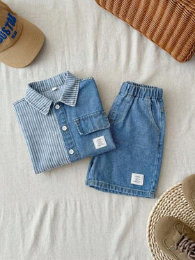 SHEIN مجموعة قميص أزرق جينز بأكمام قصيرة وشورت للأولاد الصغار، 2 قطعة