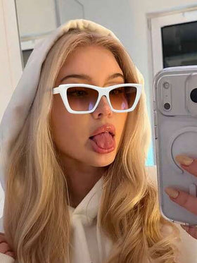 نظارة شمسية للنساء بإطار من البولي كربونات ذات لون أحادي بتصميم عين القطة، بأناقة الطراز القديم وراحة خالية من الضغط، مناسبة للأنشطة الخارجية مع علبة نظارات