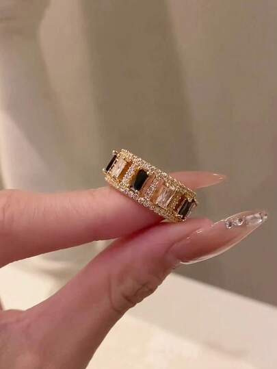 خاتم نحاسي فريد من نوعه وأنيق بتصميم هندسي مكعب من الزركونيا الفاخر والرجعي، مناسب للأعراس والحفلات والتجمعات