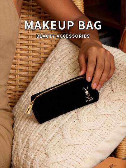 هذا الحامل لفرش المكياج يمكن استخدامه أيضًا كعلبة أقلام. إنه أنيق وبسيط وصغير الحجم، مع خيار اللون الأسود. مناسب للاستخدام اليومي بتطبيقات متنوعة.