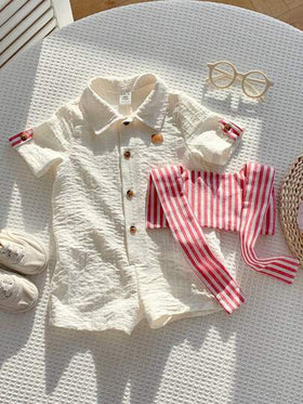 SHEIN مجموعة ملابس للرضيع مناسبة للجنسين، رومبير كاجوال بياقة شال مخطط باللون الأحمر وشورت أبيض، مناسبة للصيف والربيع وحفلات عيد الميلاد والحفلات المسائية والأعراس وحفلات استقبال المواليد وعيد الميلاد الأول، قطعتان