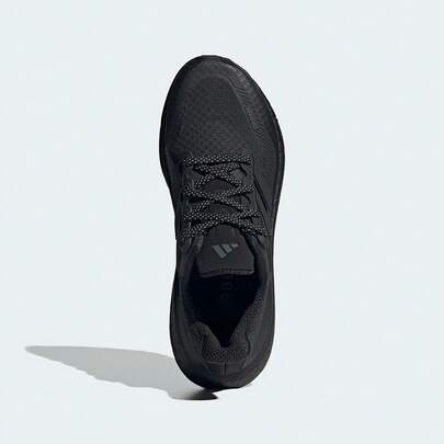 حذاء رياضي رجالي من أديداس طراز ULTRABOOST LIGHT C.RDY، مبطن وخفيف الوزن وجيد التهوية، حذاء جري HP6414