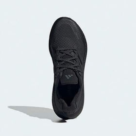 حذاء رياضي رجالي من أديداس طراز ULTRABOOST LIGHT C.RDY، مبطن وخفيف الوزن وجيد التهوية، حذاء جري HP6414