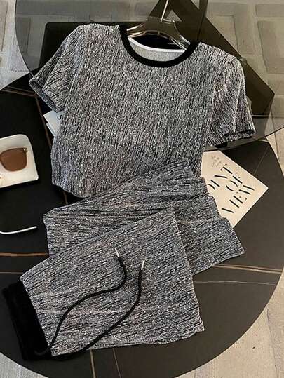 SHEIN قميص تي شيرت بأكمام قصيرة ضيق الرقبة مقاس + بنطلون ساق مستقيمة مع جيوب جانبية