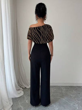 Rafferiza Petite جمبسوت نسائية عصرية، تصميم أنيق بأكتاف مكشوفة مع ألواح شبكية ذات تأثير فضي لامع، سيلويت مطابق يؤكد المنحنيات الأنثوية