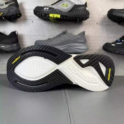 Skechers أحذية رياضية رجالية كاجوال، أحذية مشي مريحة وجيدة التهوية