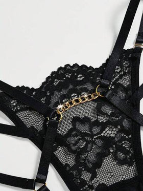 SHEIN سلسلة مزينة للسيدات ملابس داخلية بفتحات مفرغة للخروج