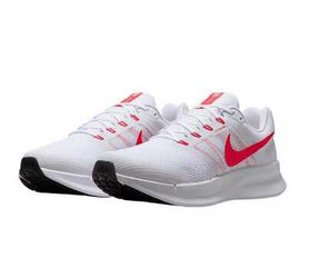 Nike حذاء نايكي رن سويفت 3 الرياضي المريح والبسيط والمتعدد الاستخدامات للرجال، أبيض وأحمر