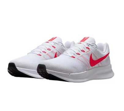 Nike حذاء نايكي رن سويفت 3 الرياضي المريح والبسيط والمتعدد الاستخدامات للرجال، أبيض وأحمر