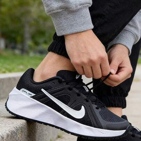 Nike أحذية رياضية رجالية جديدة خفيفة الوزن وجيدة التهوية للجري