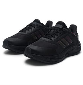 Adidas حذاء رياضي أنيق من أديداس بتقنية CLIMAWARM، للجنسين، أسود