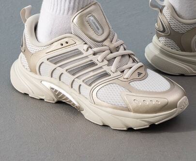 Adidas حذاء أديداس كليماكول فينتانيا الرياضي المريح والأنيق ذو الرقبة المنخفضة، للجنسين، بيج/بني