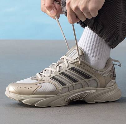 Adidas حذاء أديداس كليماكول فينتانيا الرياضي المريح والأنيق ذو الرقبة المنخفضة، للجنسين، بيج/بني