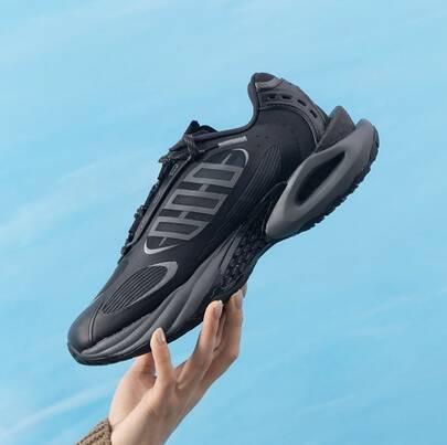 Adidas حذاء أديداس كليماكول فينتو 4.0 الرياضي المريح والمتعدد الاستخدامات ذو الرقبة المنخفضة، للجنسين، أسود