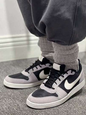 Nike حذاء رياضي كاجوال خفيف الوزن من نايك كورت بورو لو بريم، أسود ورمادي، رجالي