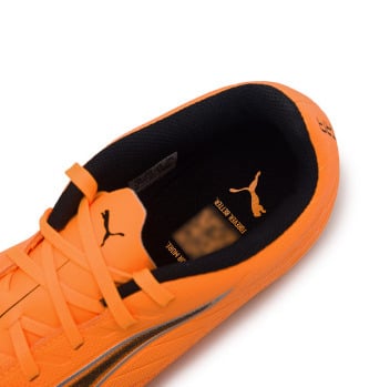 حذاء كرة قدم PUMA ULTRA 6 مريح ومتعدد الاستخدامات، للجنسين، برتقالي وأسود