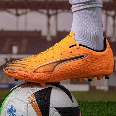 حذاء كرة قدم PUMA ULTRA 6 مريح ومتعدد الاستخدامات، للجنسين، برتقالي وأسود
