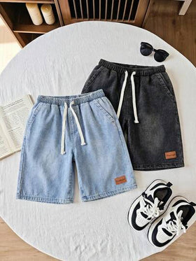 SHEIN قطعتان من شورتات الجينز الفضفاضة بتصميم كاجوال وعتيق وأنيق بلون أزرق وأسود للأولاد المراهقين، مجموعة مكونة من قطعتين للملابس اليومية للأولاد المراهقين وملابس الربيع والصيف وملابس الحفلات والملابس الشارعية