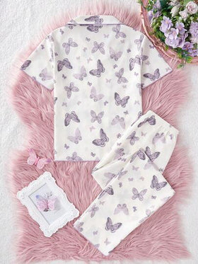 SHEIN مجموعة قطعتين من ملابس النوم الكاجوال المكونة من سروال مطبوع بفراشات وبلوزة أكمام قصيرة فضفاضة لفتيات المراهقات، من قماش ناعم الملمس باللون البنفسجي