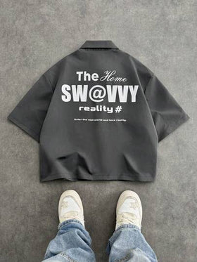 SWAVVY قميص رجالي قصير الأكمام بياقة منقلبة مطبوع عليه رمز حرفي، أنيق وعملي للارتداء اليومي