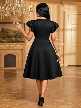 SHEIN Lady فستان أسود مزين بالراين ستون أنيق للحفلات