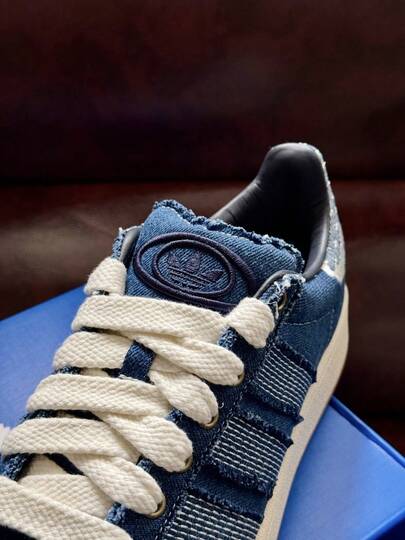 Adidas حذاء رياضي من أديداس أوريجينالز كامبس 00s إصدار محدود لعيد الحب، مريح وناعم، ذو مقدمة دائرية، للجنسين، أزرق