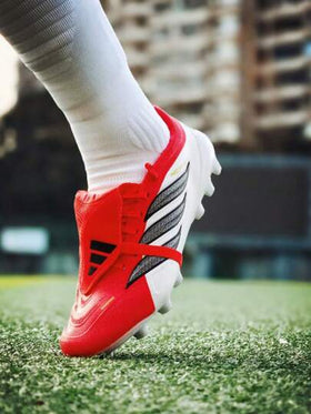 Adidas حذاء كرة قدم أديداس بريداتور ليغ متوسط المدى بلسان مطاطي قصير (مسامير قصيرة مطاطية)، للجنسين