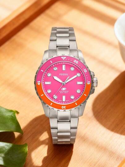 Fossil ساعة نسائية من فوسيل من الفولاذ المقاوم للصدأ بثلاث عقارب مع قرص وردي ومقاومة للماء لغاية 100 متر ES5351