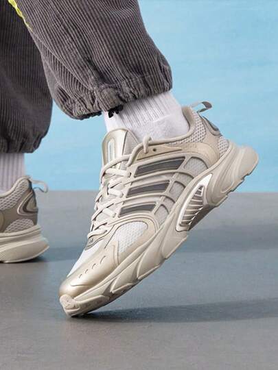 Adidas حذاء أديداس كليماكول فينتانيا الرياضي المريح والأنيق ذو الرقبة المنخفضة، للجنسين، بيج/بني